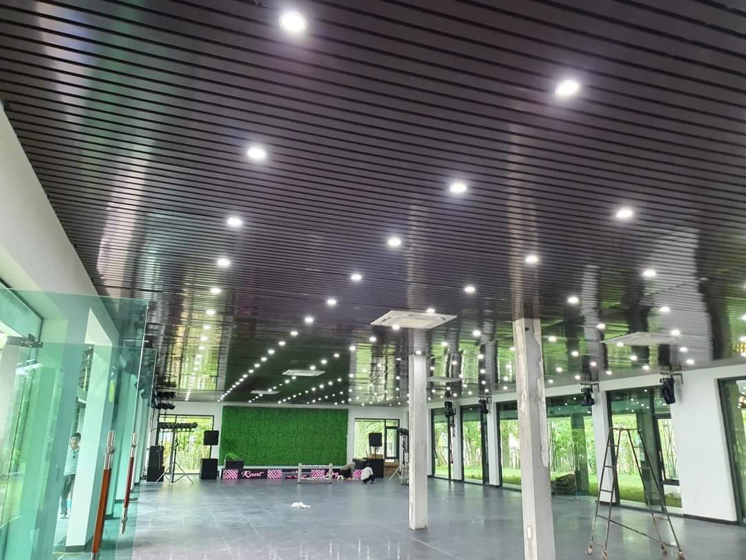 Trần ốp Lam giả gỗ